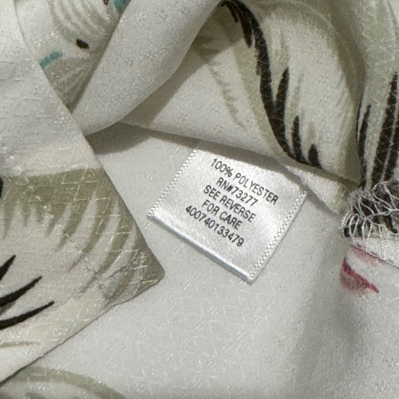 cream polo shirt brand croft & barrow size m with floral design - Picture 5 of 6